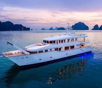 2A CUSTOM POWER CATAMARAN 37M